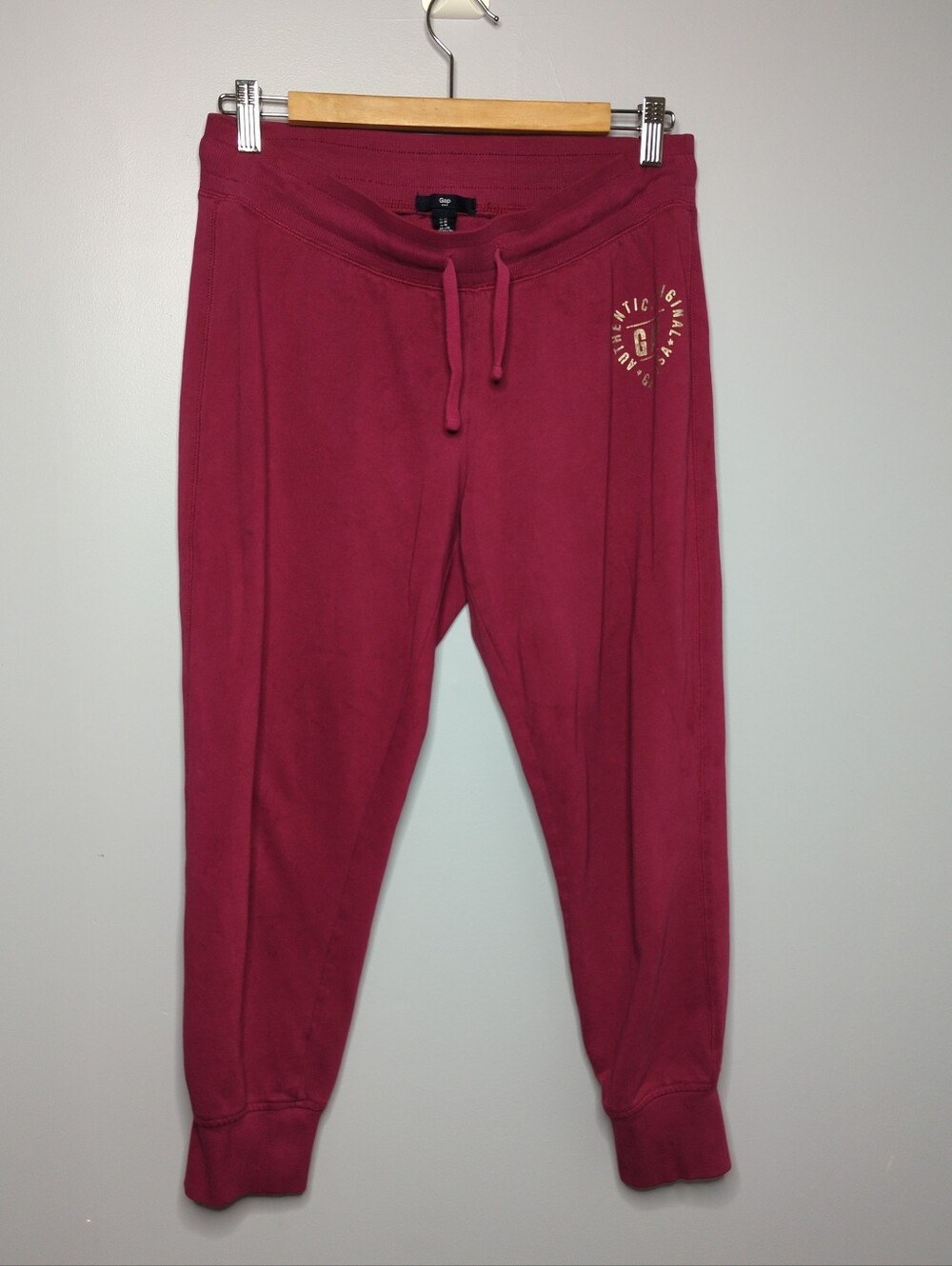 Gap Women’s Collegiate Fleece Joggers - Very Berry Burgundy Red Size M